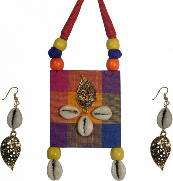 Karukala Fabric Pasting Kaudi &Amp; Oxidised Silver Necklace Set1