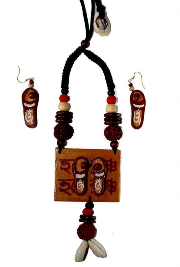 Karukala Exclusive Paduka Necklace Set1 For Women - Image 3