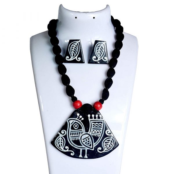 Karukala Fabric Madhubani Painting Handcrafted Necklace Set01