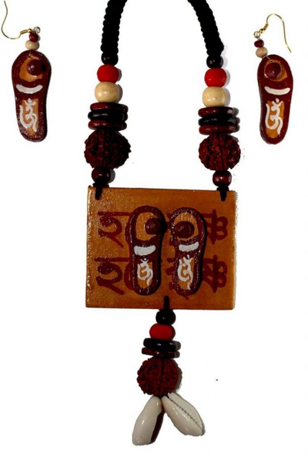 Karukala Exclusive Paduka Necklace Set1 For Women - Image 5