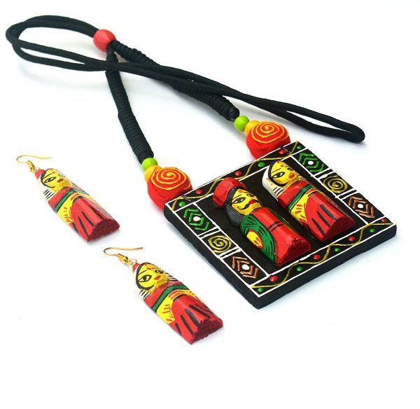 Karukala Wooden Handicraft Raja Rani Jewellery