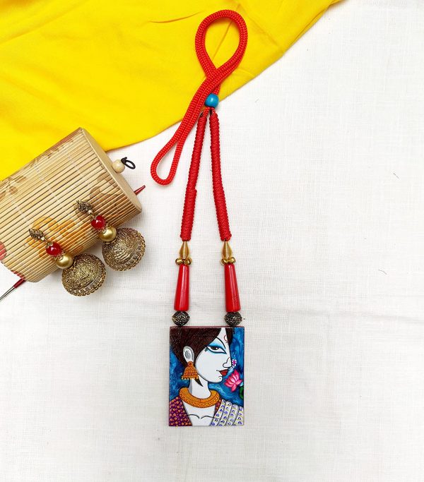 Fabric Oil Painting Fully Handcrafted Modern Lady Painting Necklace4