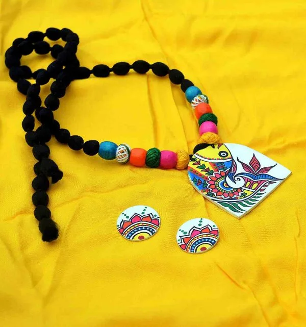 Fabric Madhubani Mithila Art Fish Painting Necklace Set Of 1 - Image 4