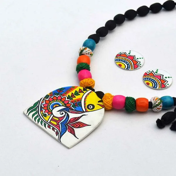Fabric Madhubani Mithila Art Fish Painting Necklace Set Of 1 - Image 2